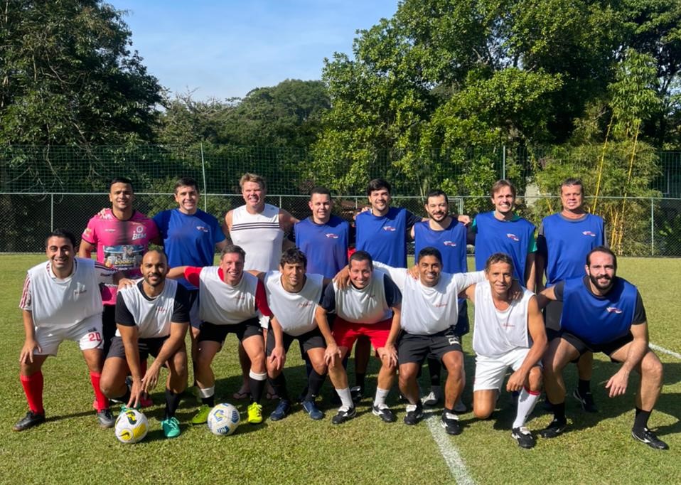 Novos juízes participam do treino do time de futebol da AMAERJ