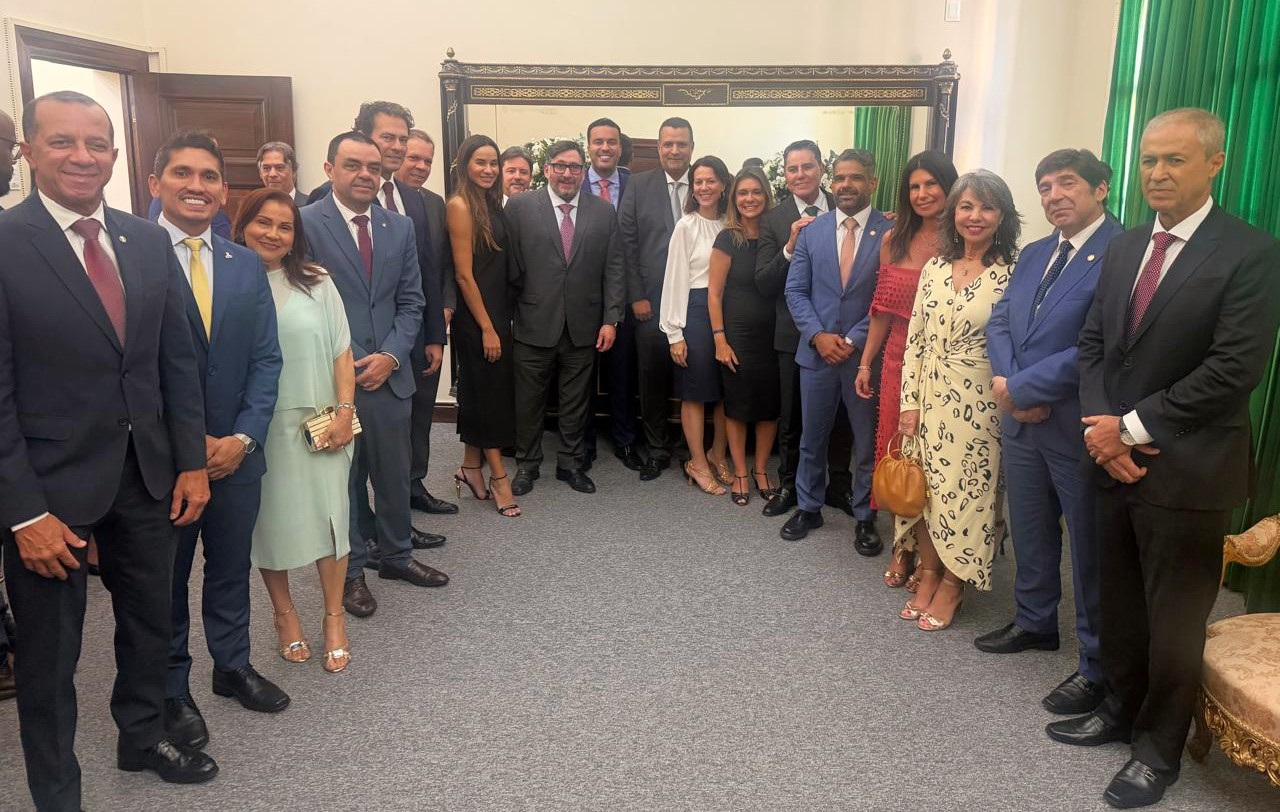 AMAERJ prestigia posse de novos dirigentes da Associação da Bahia