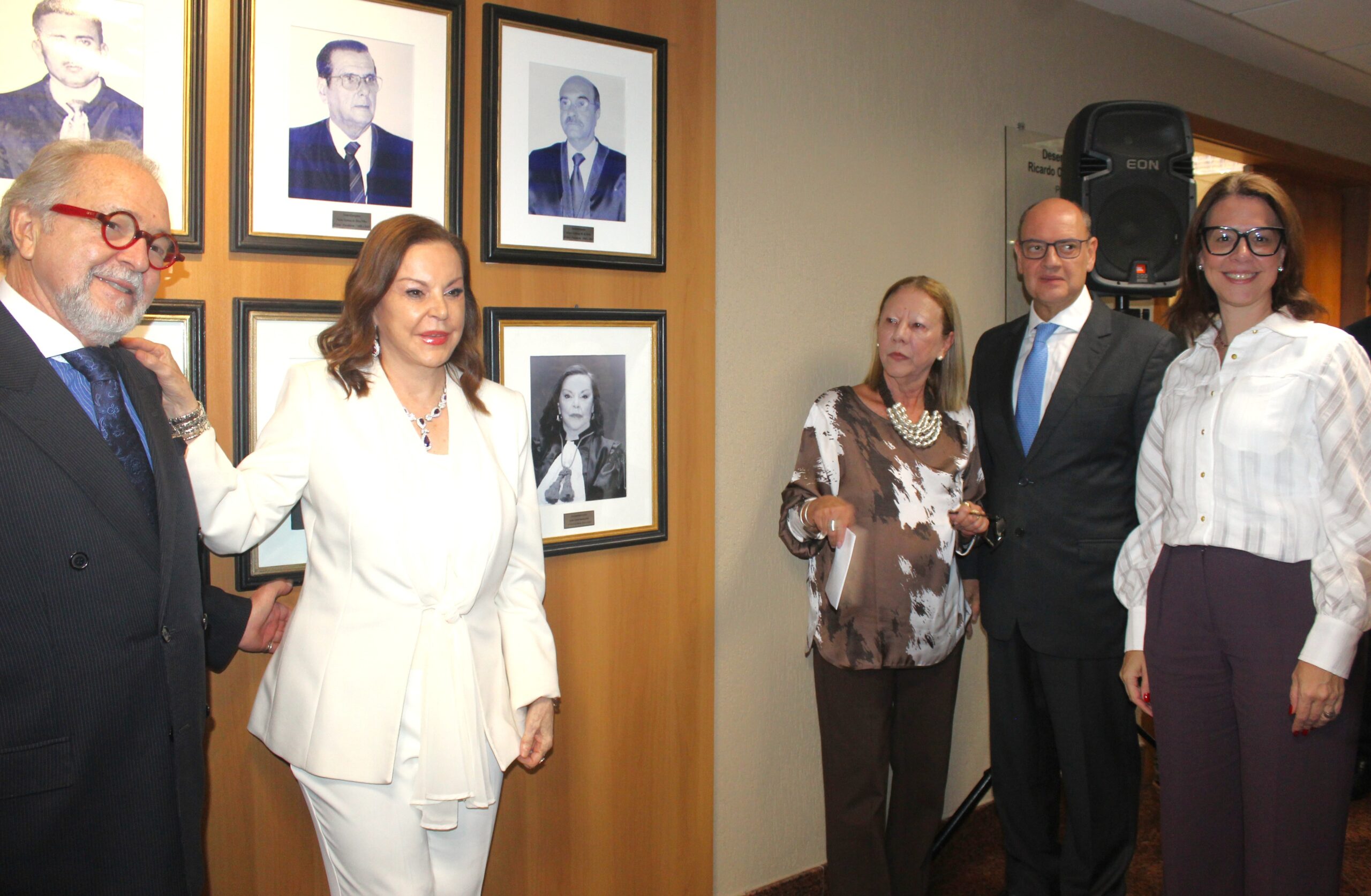 AMAERJ participa da inauguração do retrato da desembargadora Suely Magalhães