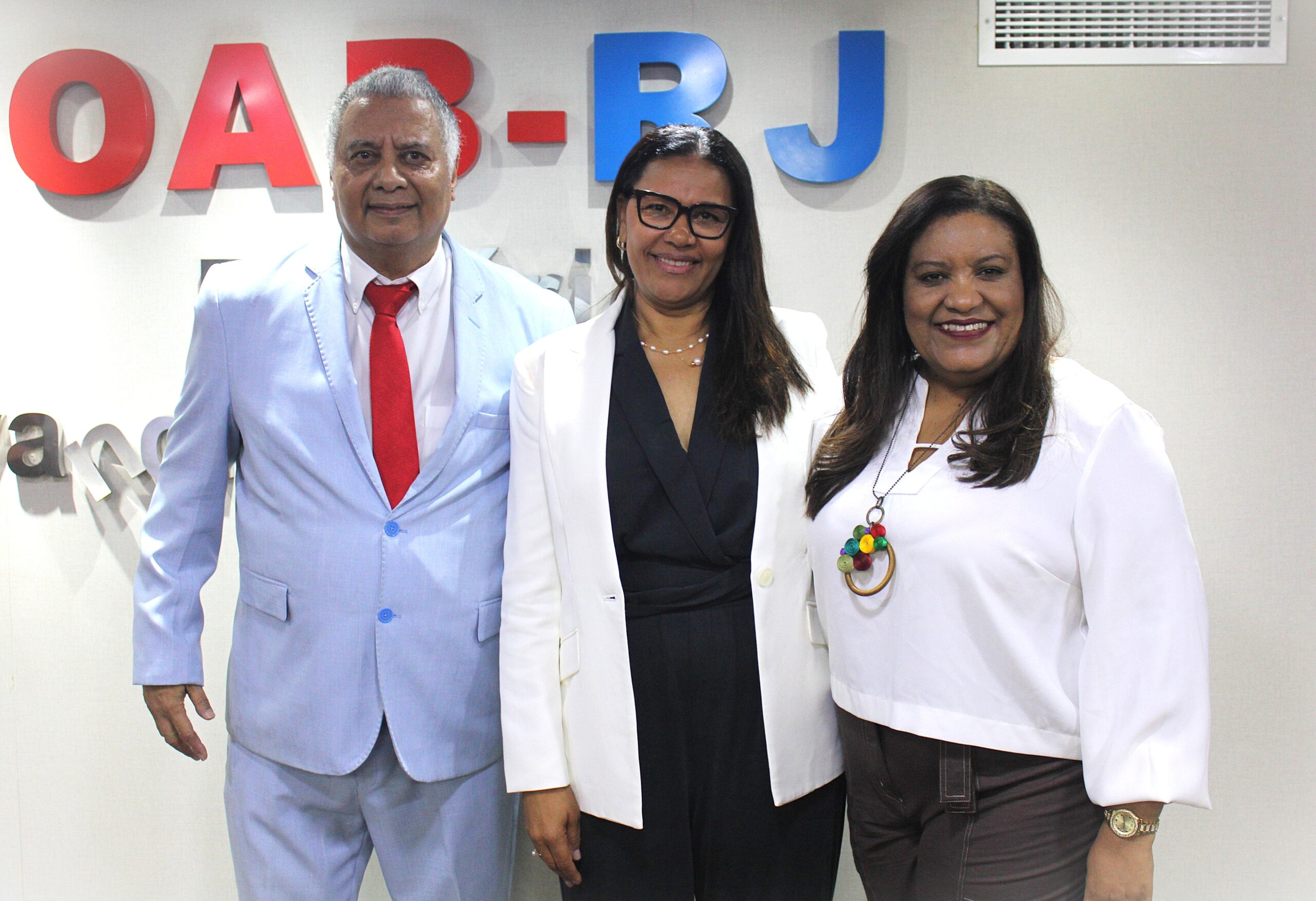 Juíza Kátia Cilene Bugarim representa a Associação em evento na OAB-RJ
