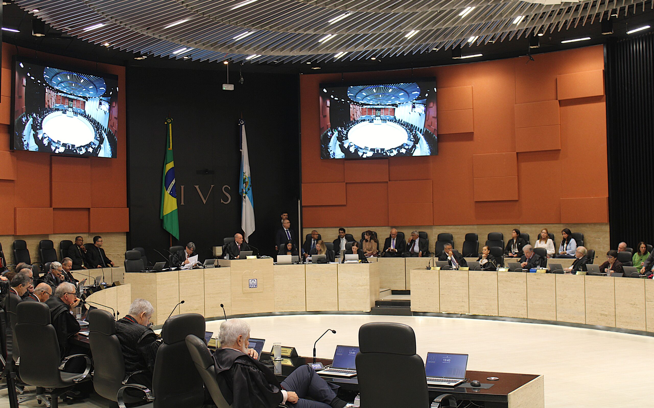 Em reabertura do plenário do Órgão Especial, desembargadora Ana Maria Pereira é efetivada no colegiado