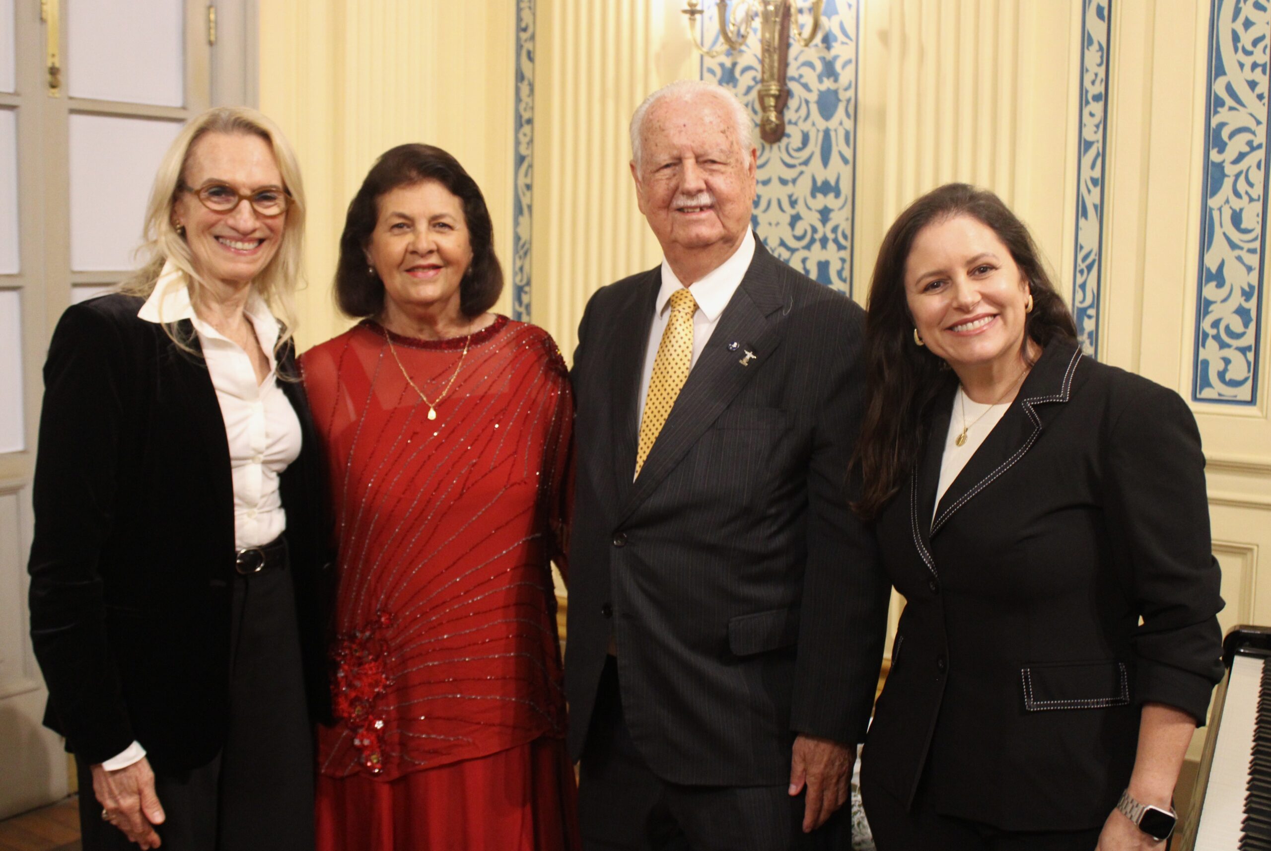 AMAERJ prestigia concerto com a pianista Carol Murta Ribeiro
