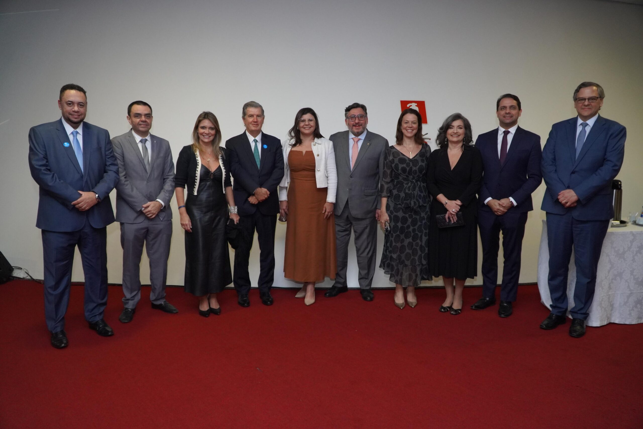 Juíza Eunice Haddad acompanha posse do novo presidente do TSE