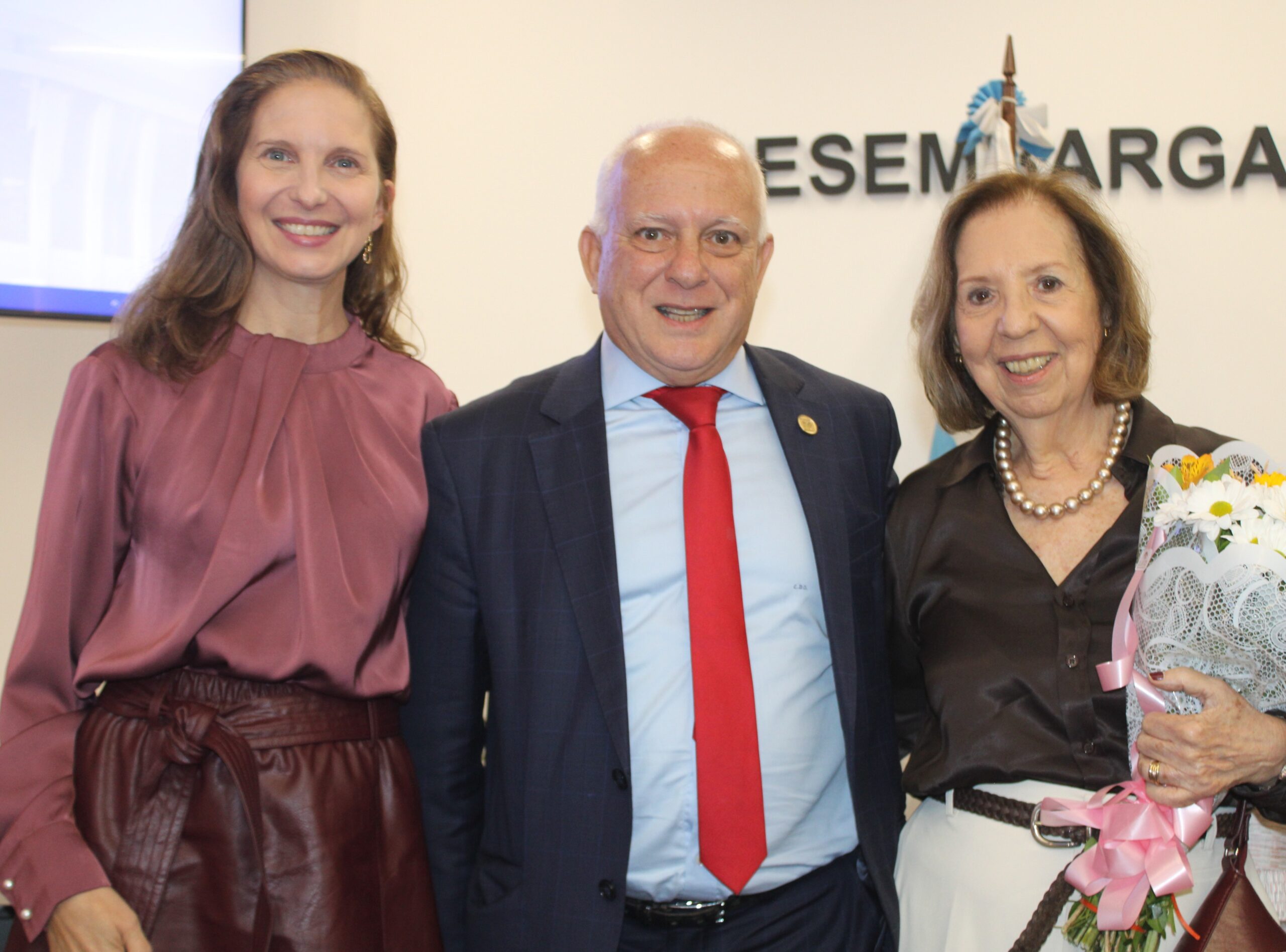 Associação prestigia a entrega do Troféu Romy no Prêmio EMERJ Mulheres do Ano