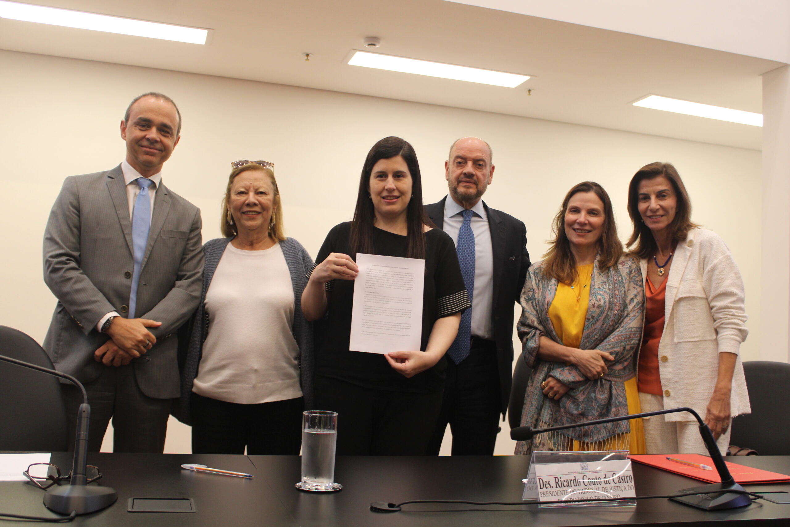 AMAERJ acompanha posse de novos juízes leigos do TJ-RJ