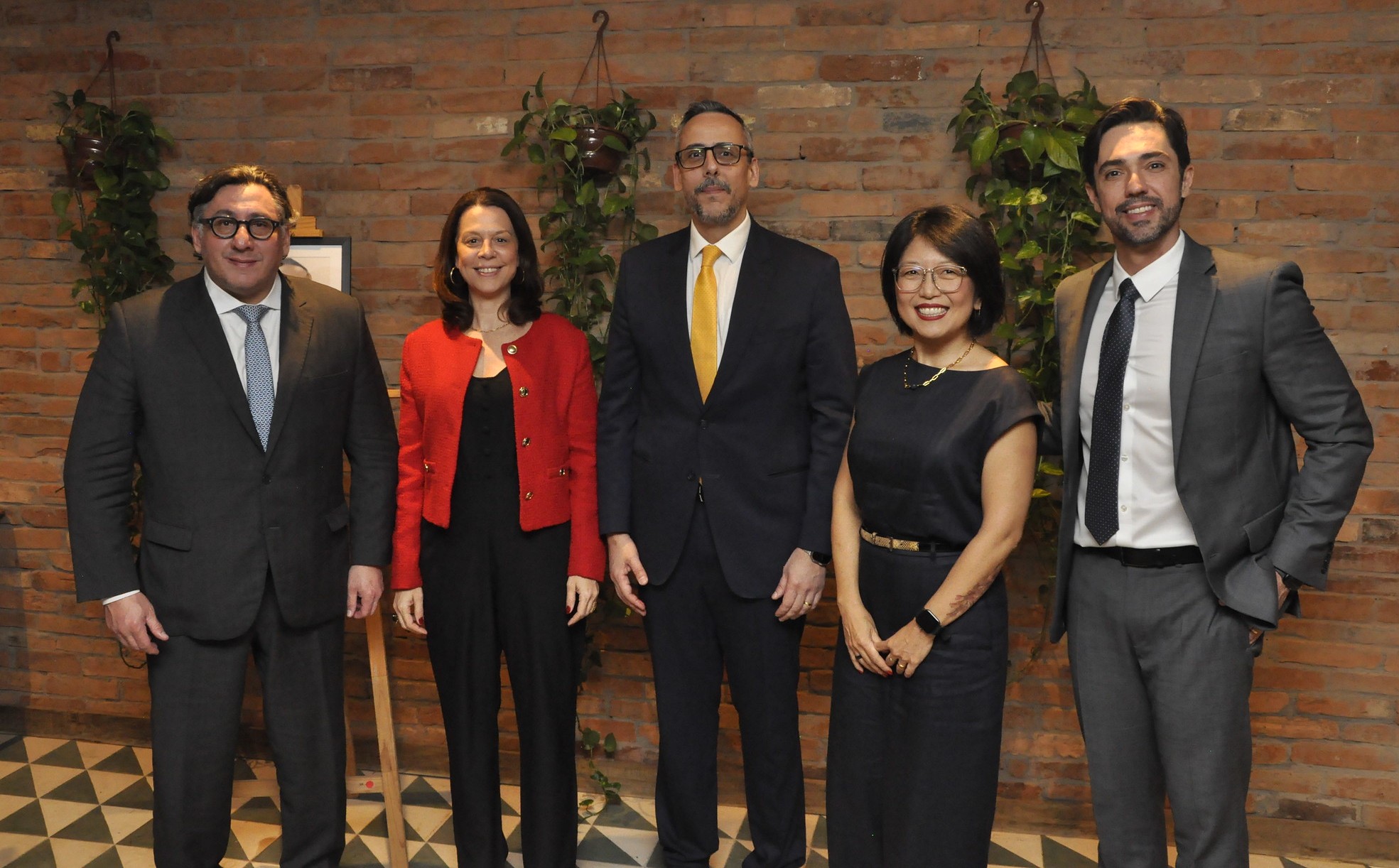 Presidente Eunice Haddad representa AMB em encontro de ex-presidentes da AMATRA XV